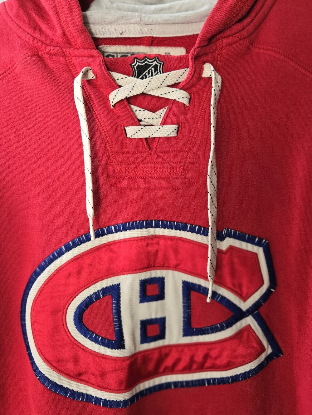 NHL Red Mont Canadiens Lace-Up Hoodie Hockey Crest Reebok '15 Some Distressing